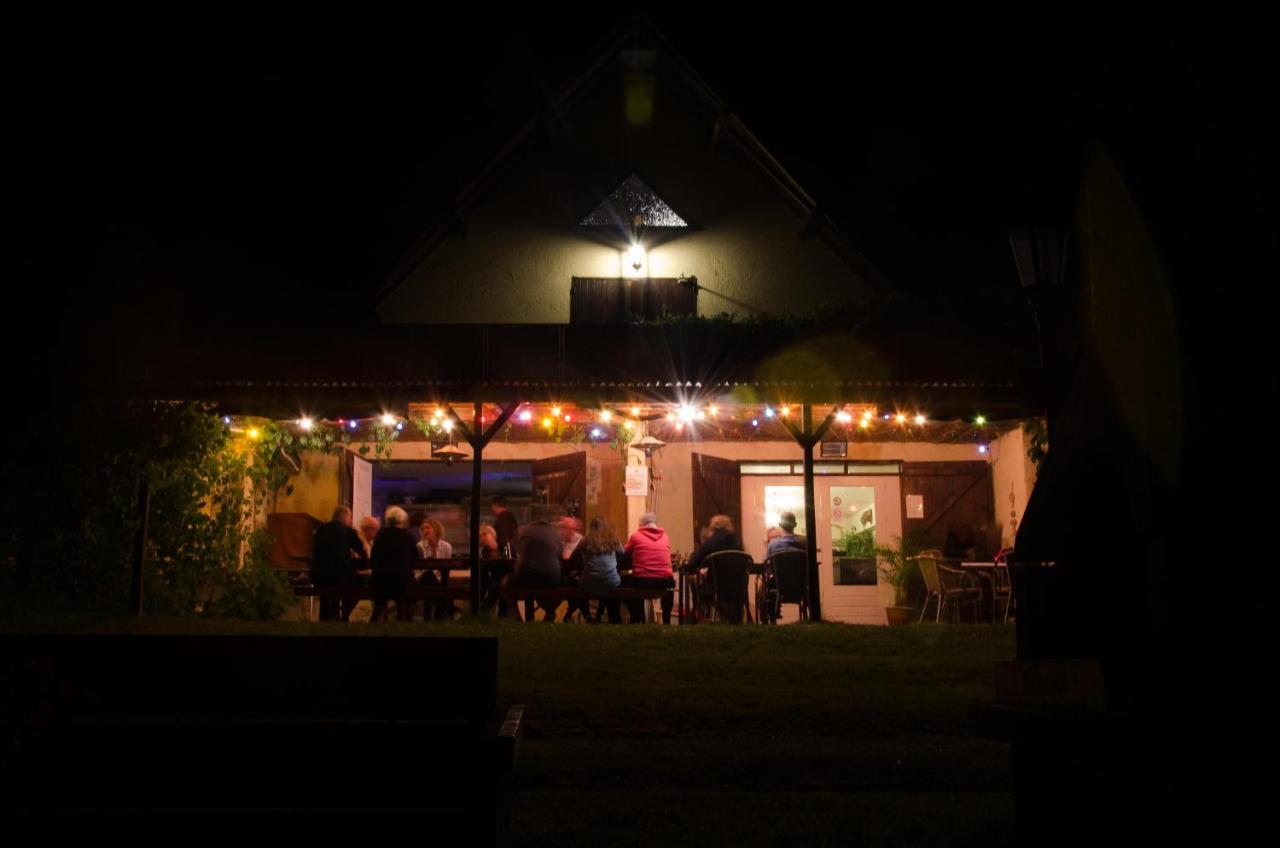 Stacaravan 6 Persoons - Camping Le Soustran Neuvic  Exteriör bild